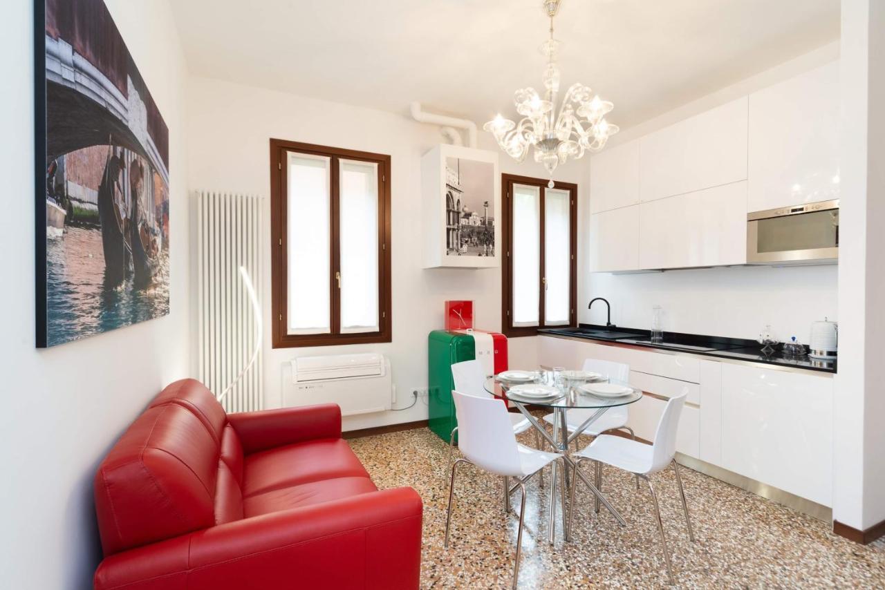 Just Urban Stays - Castello 5067 Boutique Apartment Velence Kültér fotó